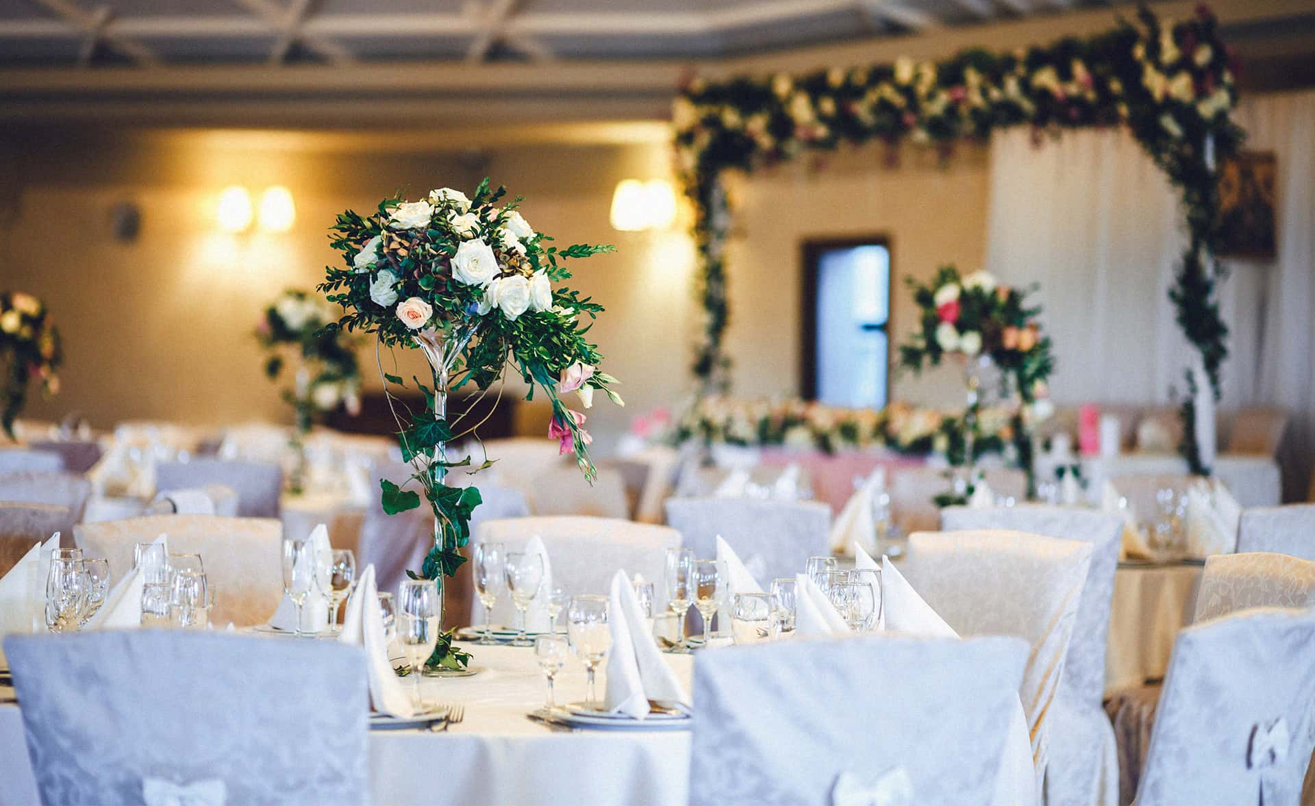 Στολισμένος χώρος δεξίωσης βάπτισης στο κτήμα δεξιώσεων Φιλόκαλις Κορωπί Αττικής