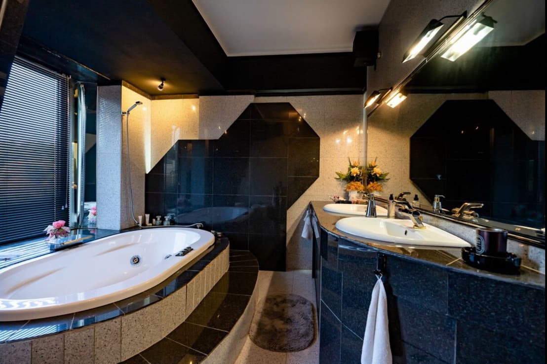 Mirrors and grooming area in bridal suite at Ktima Filokalis Koropi